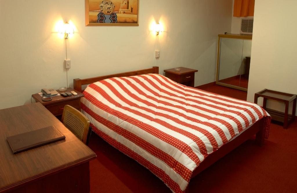Phoenix Hotel Angeles Szoba fotó
