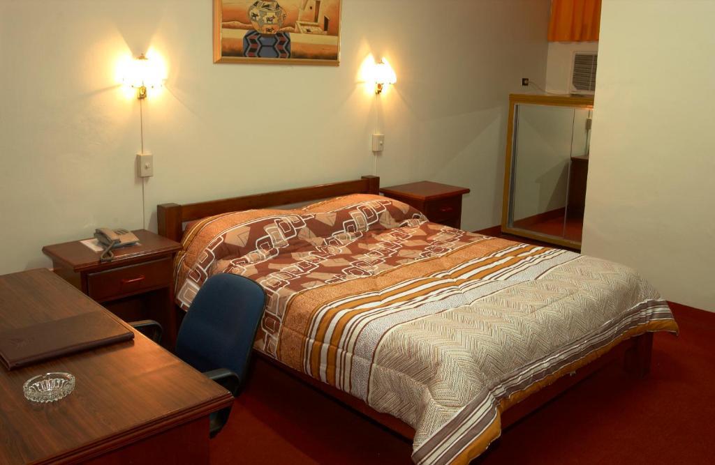 Phoenix Hotel Angeles Szoba fotó