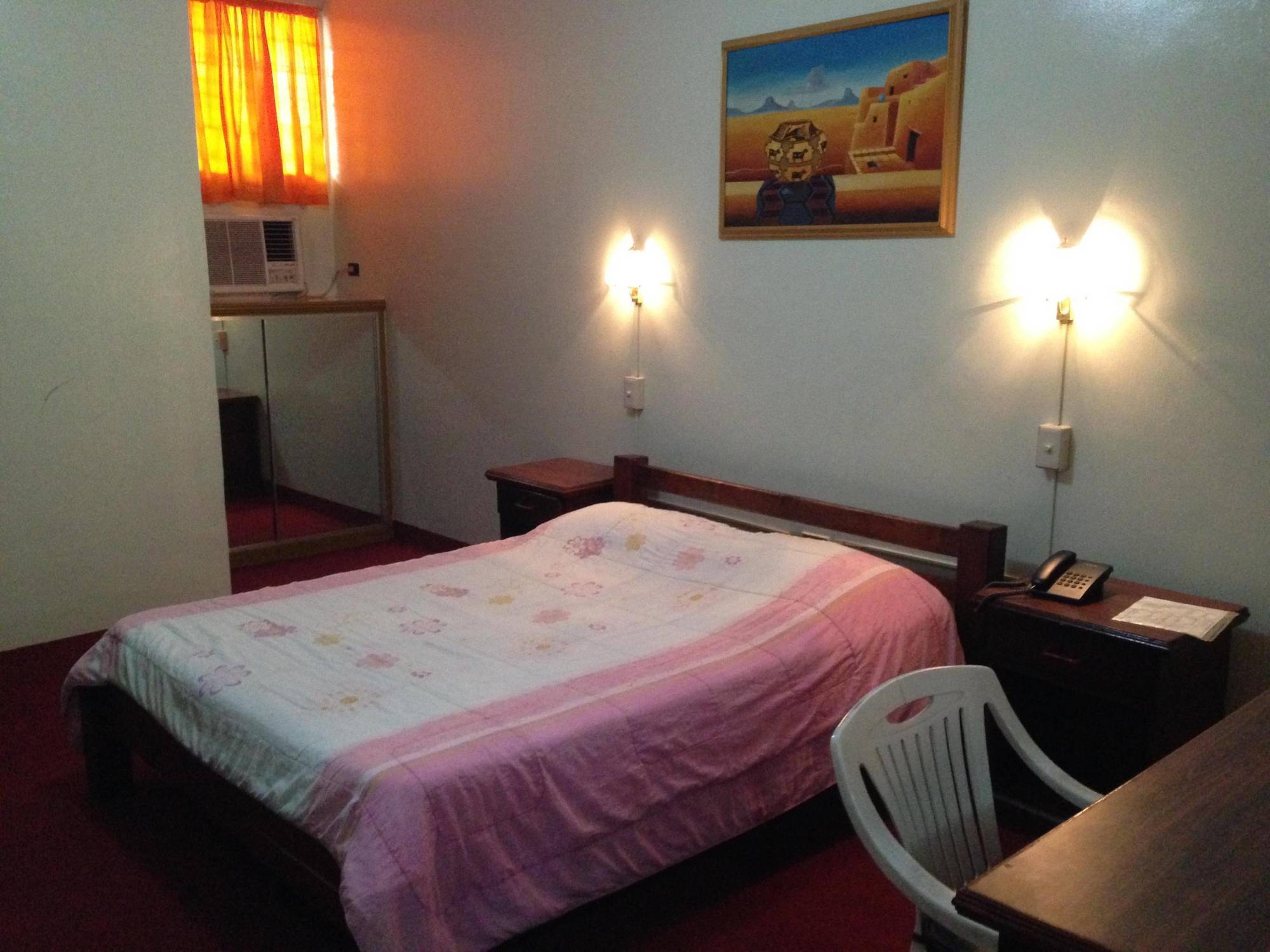 Phoenix Hotel Angeles Kültér fotó